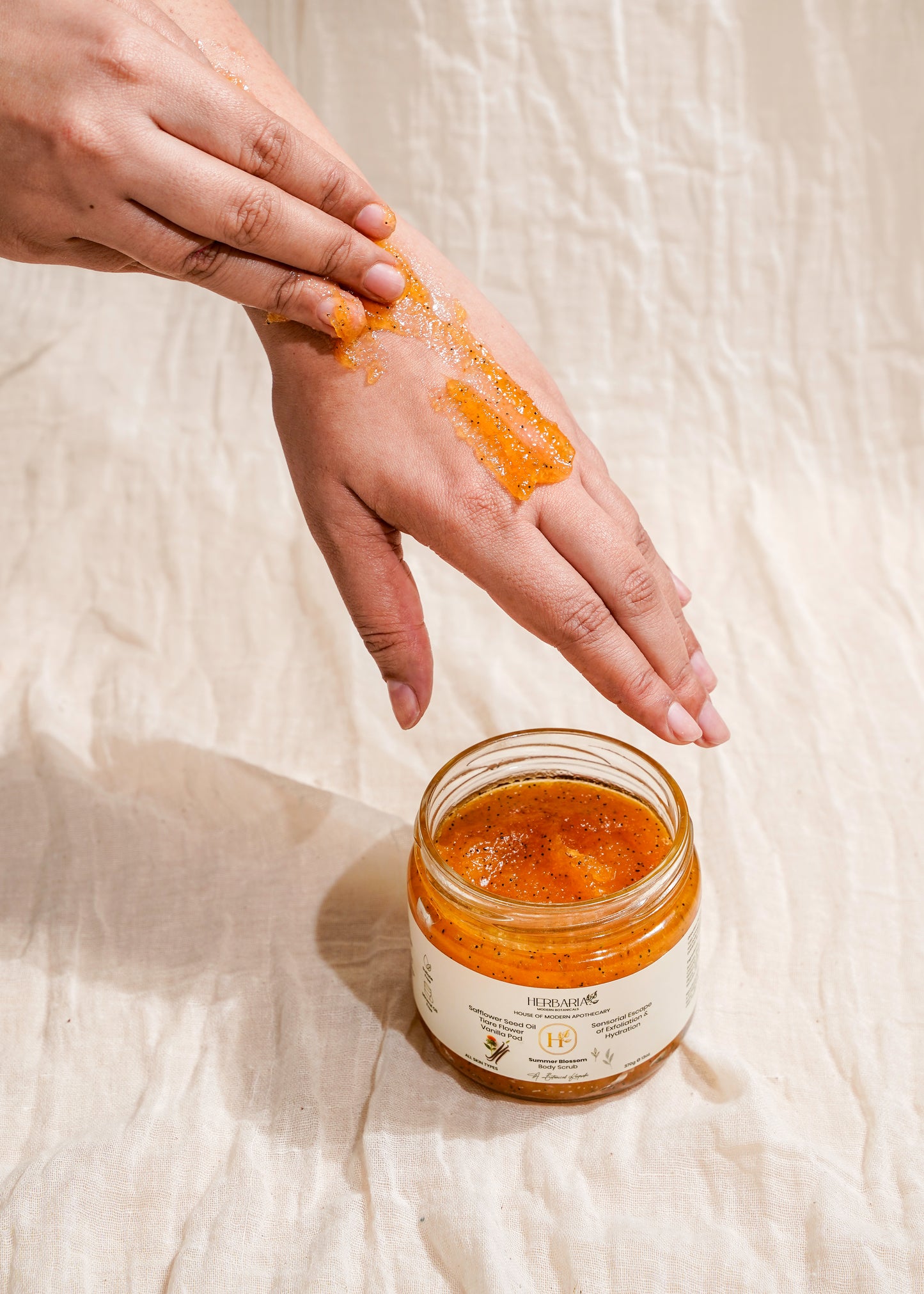 Herbaria Body Scrub Summer Blossom -  370G